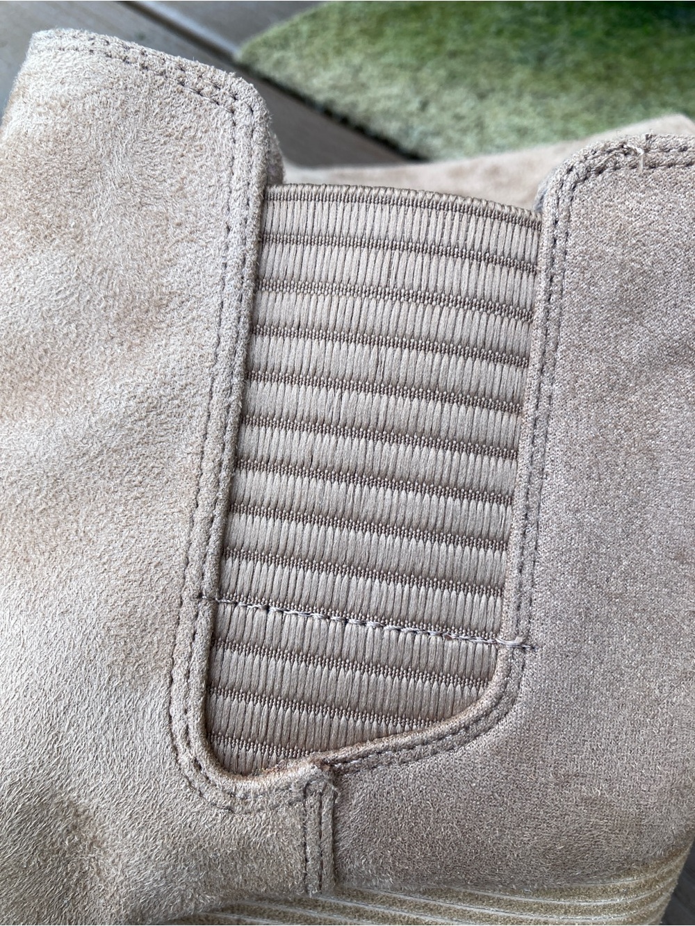Dr. Scholls Size 8M Critic tan faux suede wedge ankle booties - Picture 8 of 12